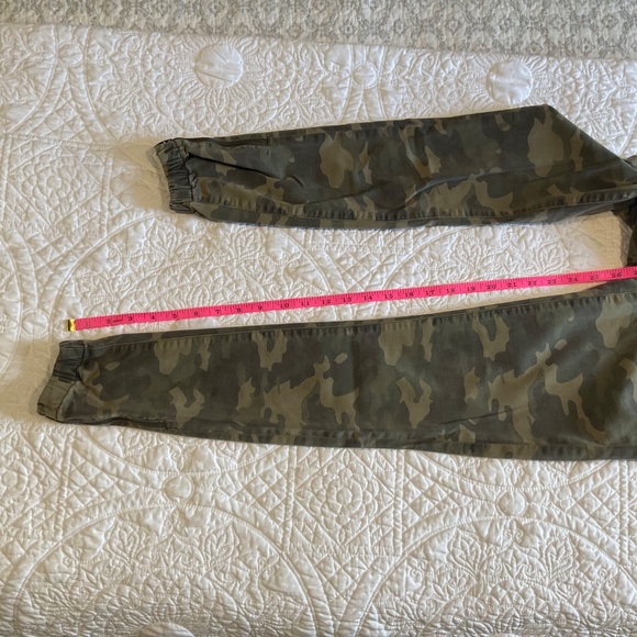American Eagle Outfitters Jogger Jeans Womens 2 Green Brown Camo - Picture 7 of 11